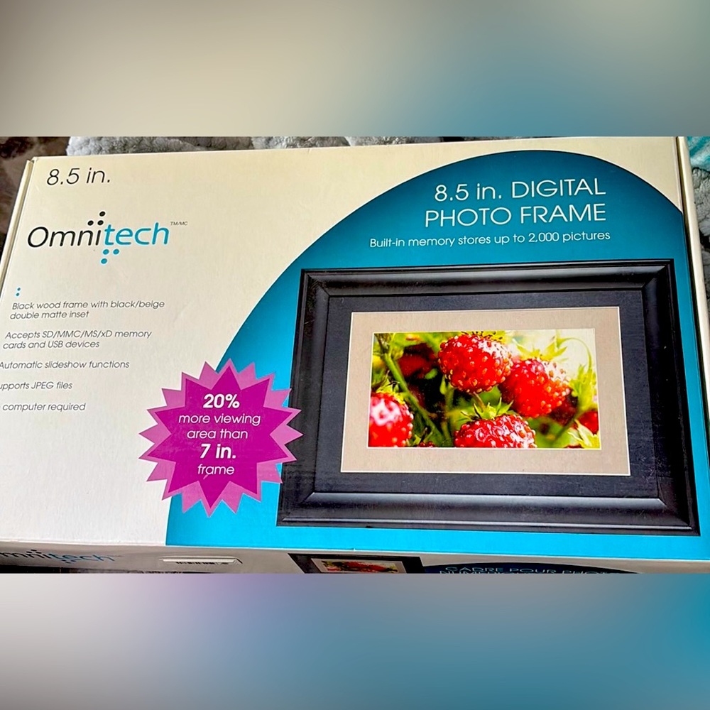 Omnitech 8.5  Inch Digital Photo Frame Black wood with black /beige Matte insert